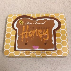 Too Faced Peanut Butter & Honey Eyeshadow Palette